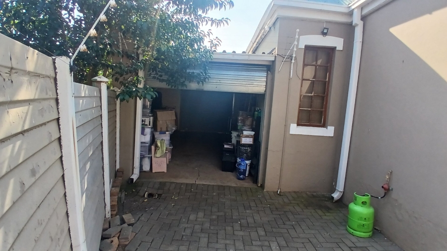 2 Bedroom Property for Sale in Langenhovenpark Free State